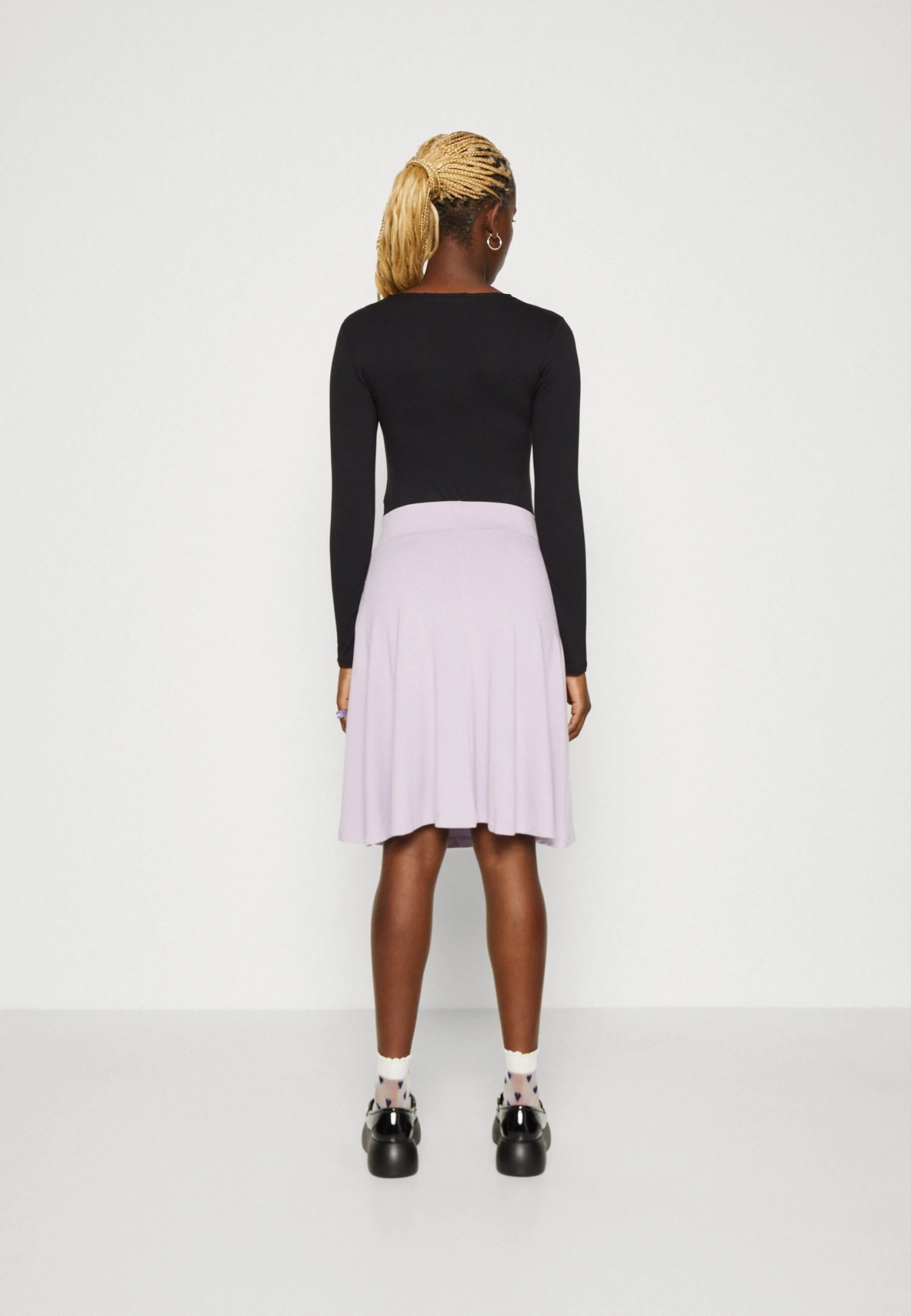 Wal G Summer Essentials Wendy Skater Skirt - Plooirok - Lavender Frost 3 Wal G Summer Essentials Wendy Skater Skirt - Plooirok - Lavender Frost - Afbeelding 3