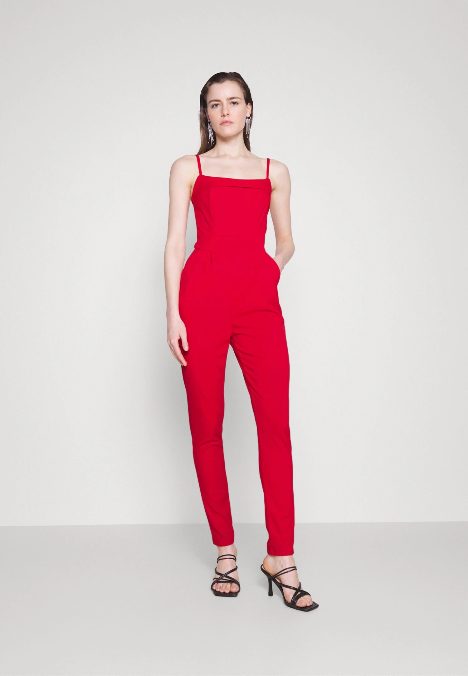 Xina Strappy - Jumpsuit - Red 2 Xina Strappy - Jumpsuit - Red - Afbeelding 2