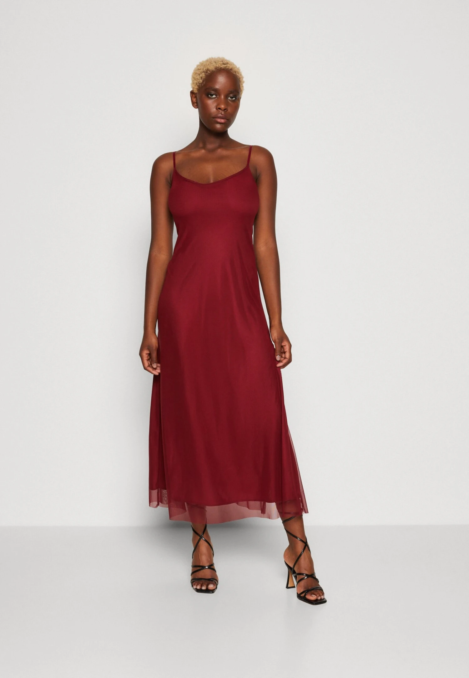 Wal G Sandy - Maxi-Jurk - Plum 1 Wal G Sandy - Maxi-Jurk - Plum