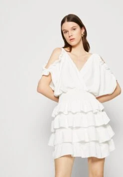 Wal G Cruise Collection Sanjila Ruffle Dress - Jurk - White 9 Wal G Cruise Collection Sanjila Ruffle Dress - Jurk - White -Wal G 318371ecfeed4d0bb9895024bdc52a0c