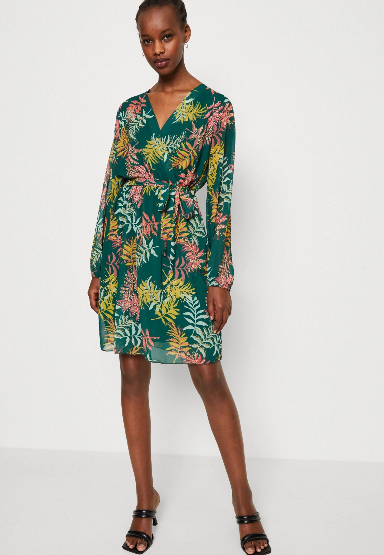 Wal G Cruise Collection Tropical Wrap Dress - Jurk - Multicoloured 4 Wal G Cruise Collection Tropical Wrap Dress - Jurk - Multicoloured - Afbeelding 4