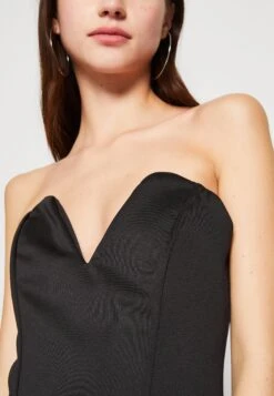 Wal G Dolly V Neck Maxi - Jerseyjurk - Black 11 Wal G Dolly V Neck Maxi - Jerseyjurk - Black -Wal G 401ca2b6903345068a229430c61d28d1