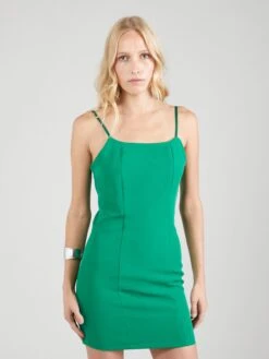 Wal G Mini Jurken Jurk Dames Grasgroen -Wal G 42555ddf8481e387b4442bb5d4879a36