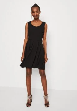 Wal G Valentines Holly Heart Cut Out Skater - Cocktailjurk - Black -Wal G 4732a20ac30c44739d2cae9454dd49ca