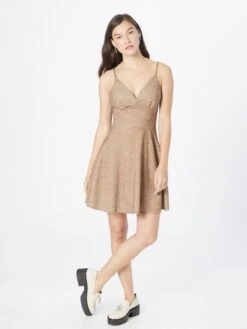 Wal G Cocktailjurken Cocktailjurk Dames Goud -Wal G 567724b179cf725a24eac531e70c70ea