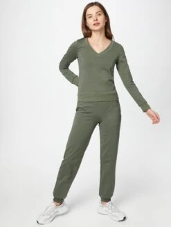 Wal G Sweatshirts Sweatshirt BETHAN Dames Kaki -Wal G 5be1b0d5adebbb58ea65546bf242a2e8