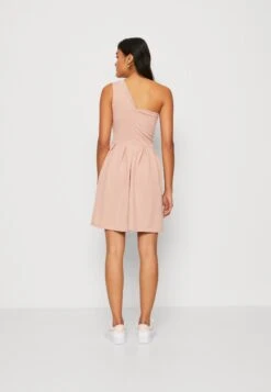 Wal G Vanya One Shoulder Skater Dress - Jerseyjurk - Blush Pink -Wal G 65009a6adbac48b8a1d05bf529b17e1e