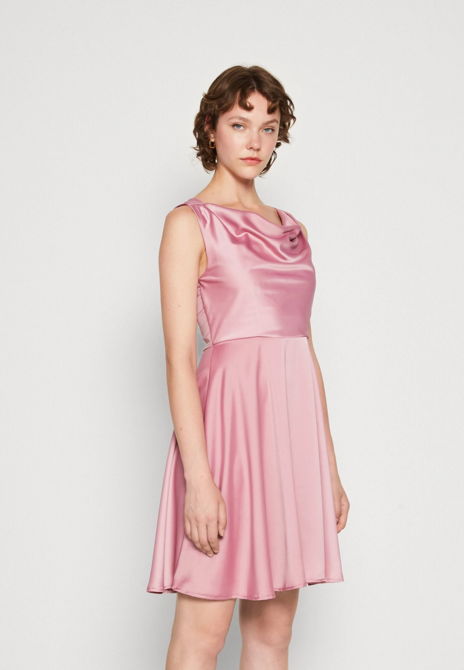 Wal G Logan Cowl Neck Midi - Cocktailjurk - Mauve Pink 1 Wal G Logan Cowl Neck Midi - Cocktailjurk - Mauve Pink