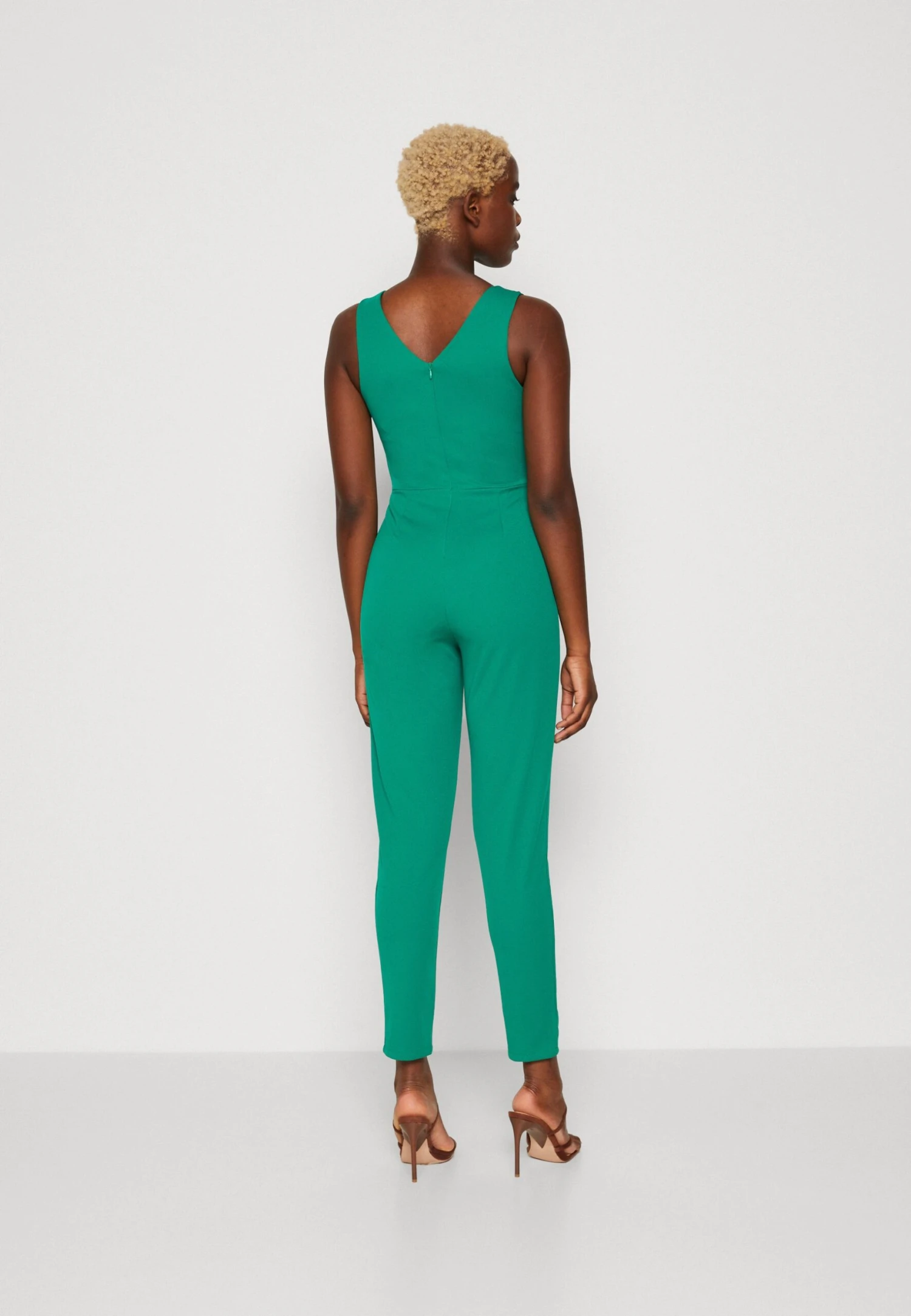 Wal G Toby V Neck - Jumpsuit - Leaf Green 3 Wal G Toby V Neck - Jumpsuit - Leaf Green - Afbeelding 3