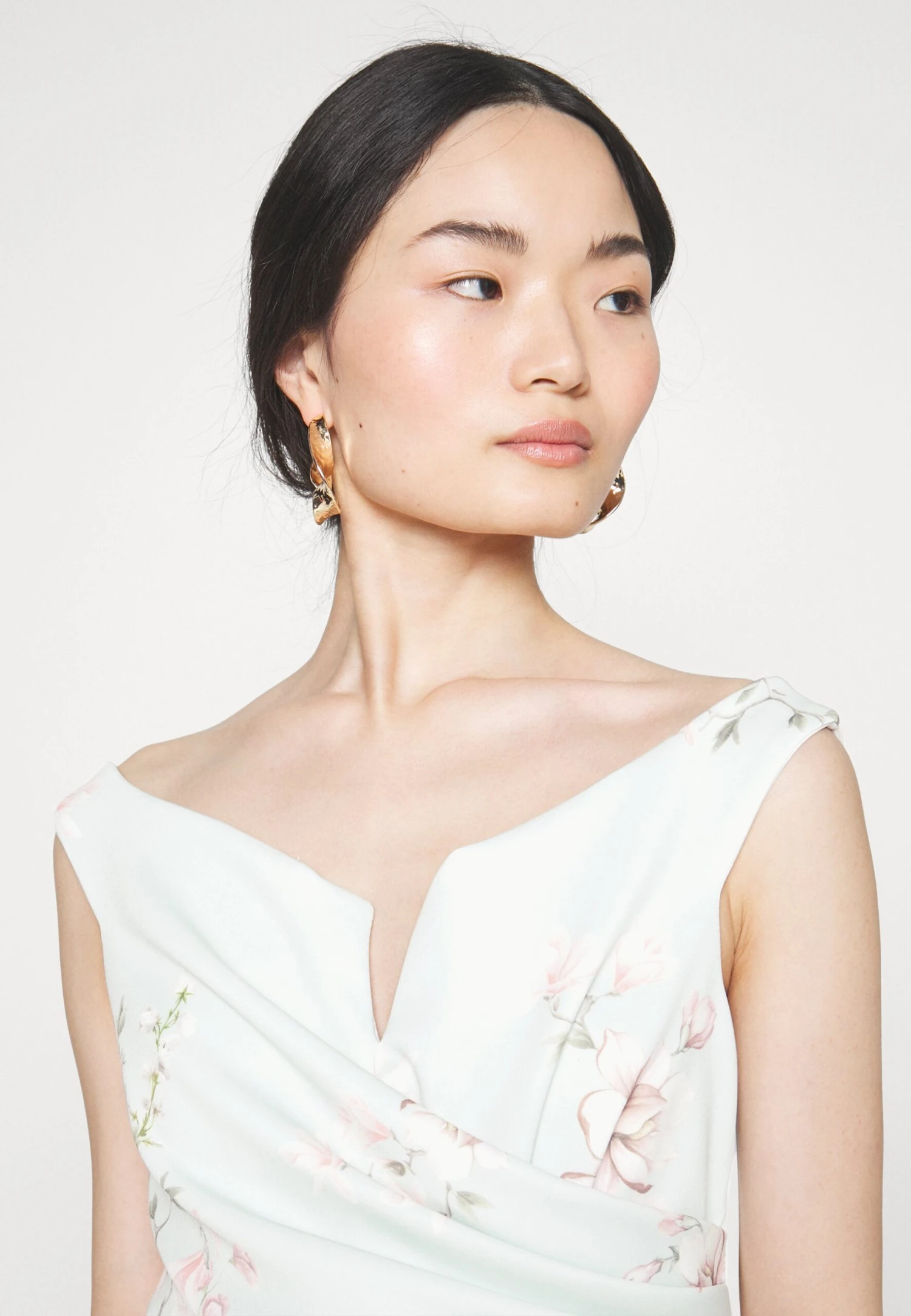 Wedding Kai V Neck Maxi - Galajurk - Sage Green 4 Wedding Kai V Neck Maxi - Galajurk - Sage Green - Afbeelding 4