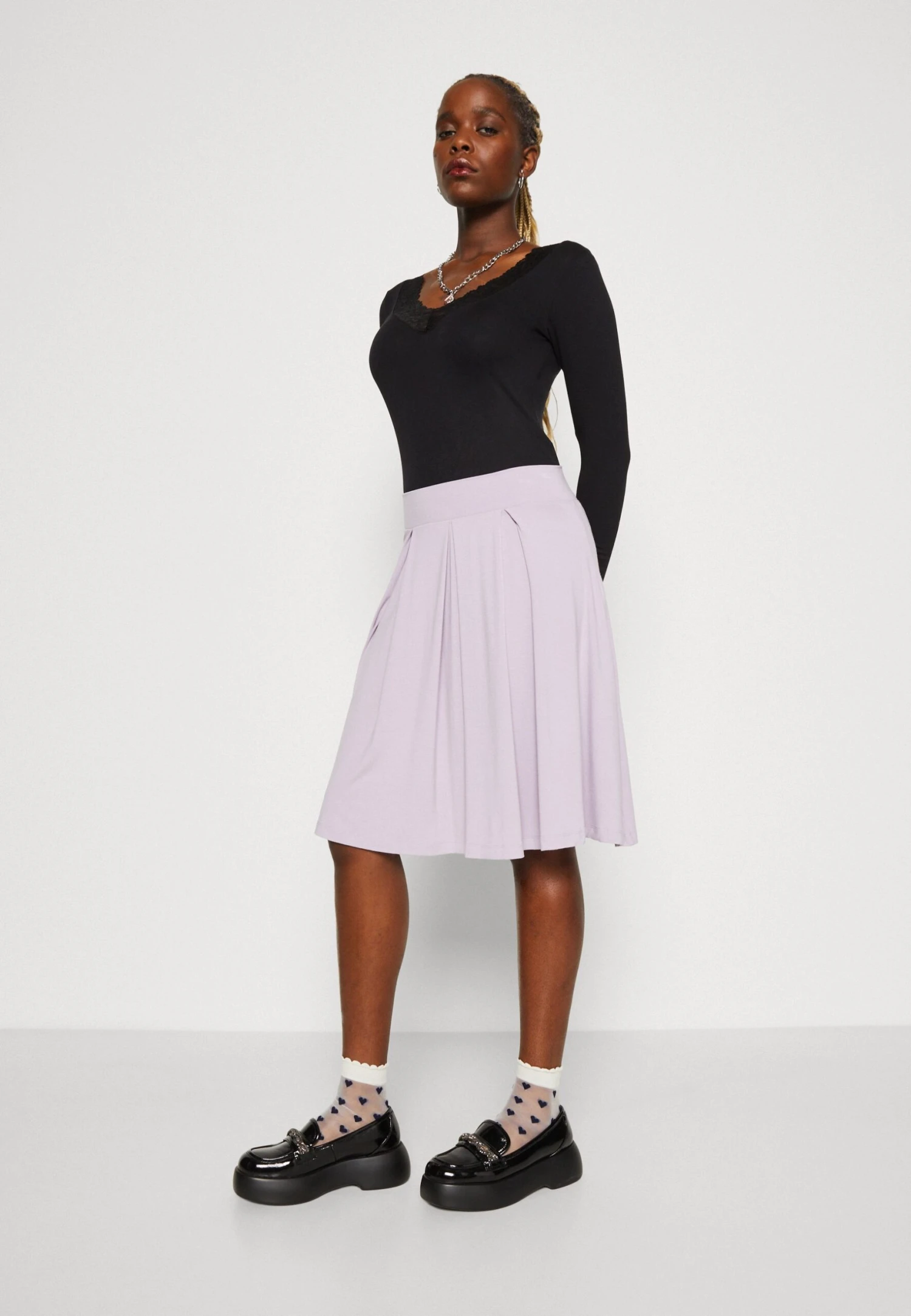 Wal G Summer Essentials Wendy Skater Skirt - Plooirok - Lavender Frost 4 Wal G Summer Essentials Wendy Skater Skirt - Plooirok - Lavender Frost - Afbeelding 4
