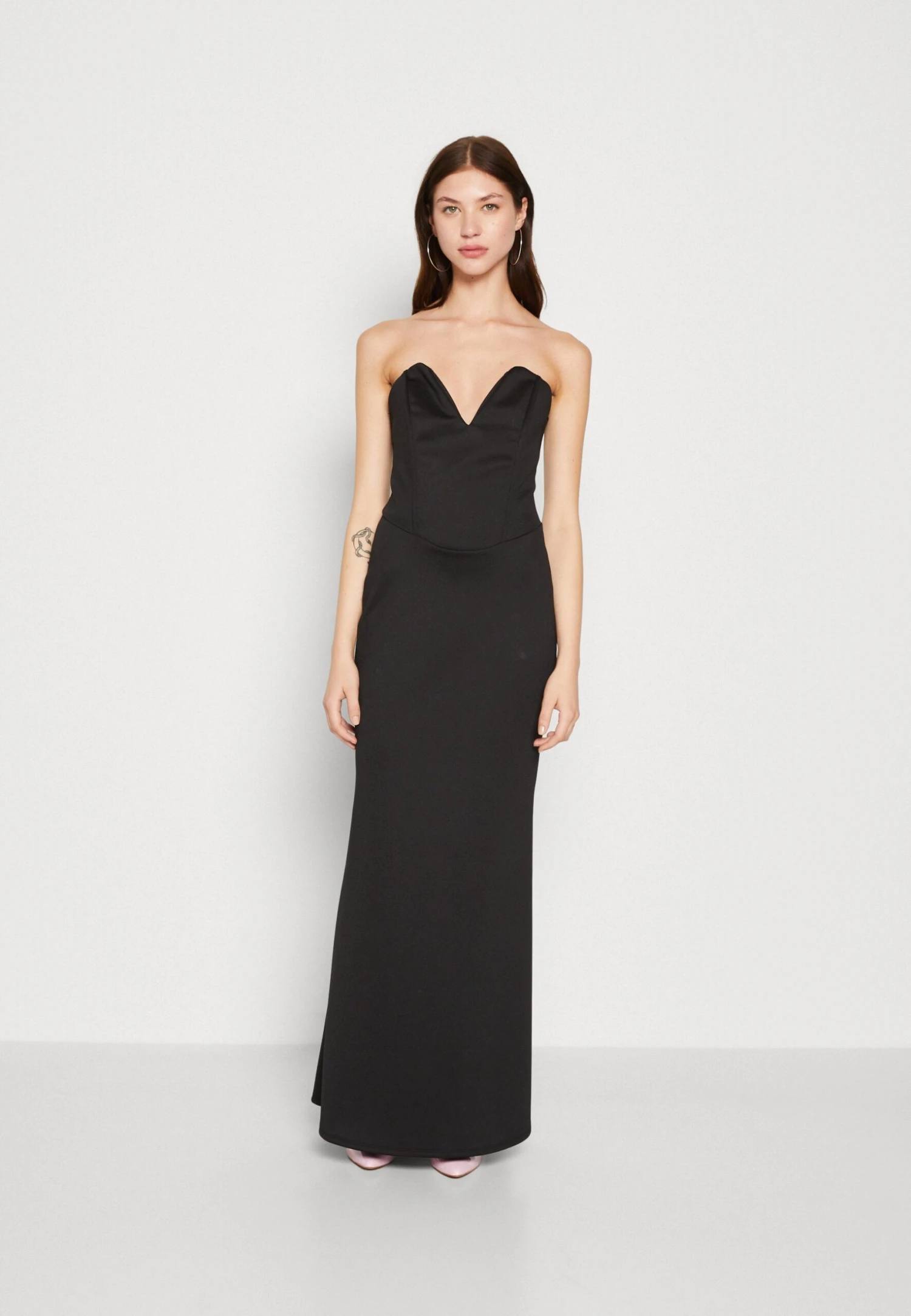 Wal G Dolly V Neck Maxi - Jerseyjurk - Black 1 Wal G Dolly V Neck Maxi - Jerseyjurk - Black