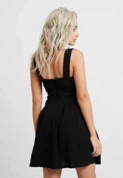 Eloise V Neck Skater Dress - Cocktailjurk - Black 7 Eloise V Neck Skater Dress - Cocktailjurk - Black -Wal G cd36edbe8b4345319bc7183e54989696