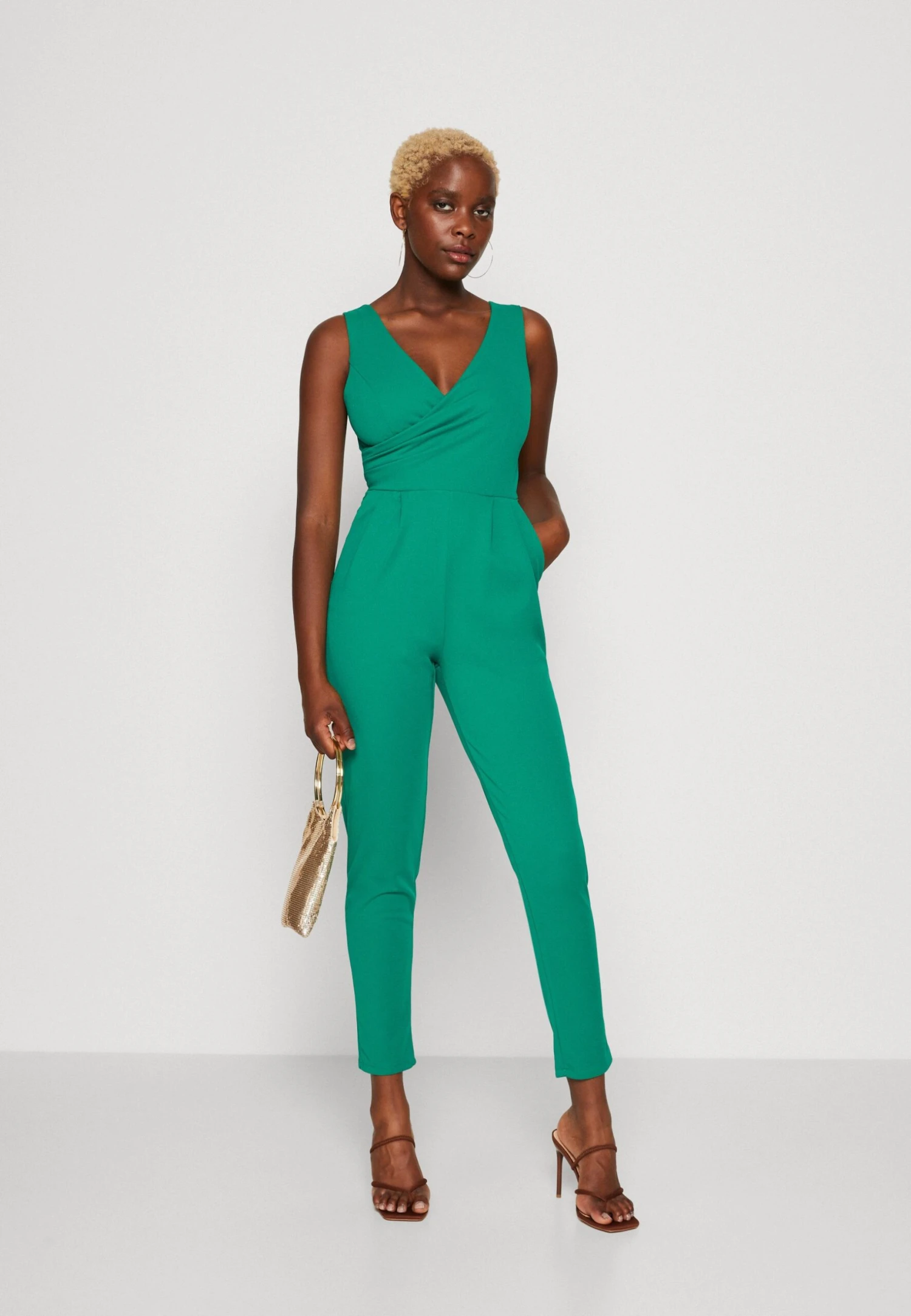 Wal G Toby V Neck - Jumpsuit - Leaf Green 2 Wal G Toby V Neck - Jumpsuit - Leaf Green - Afbeelding 2