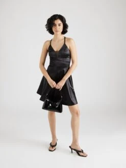 Wal G Cocktailjurken Cocktailjurk JOSH Dames Zwart -Wal G efc10967a3ae174d99b9ee8d25ef04a1